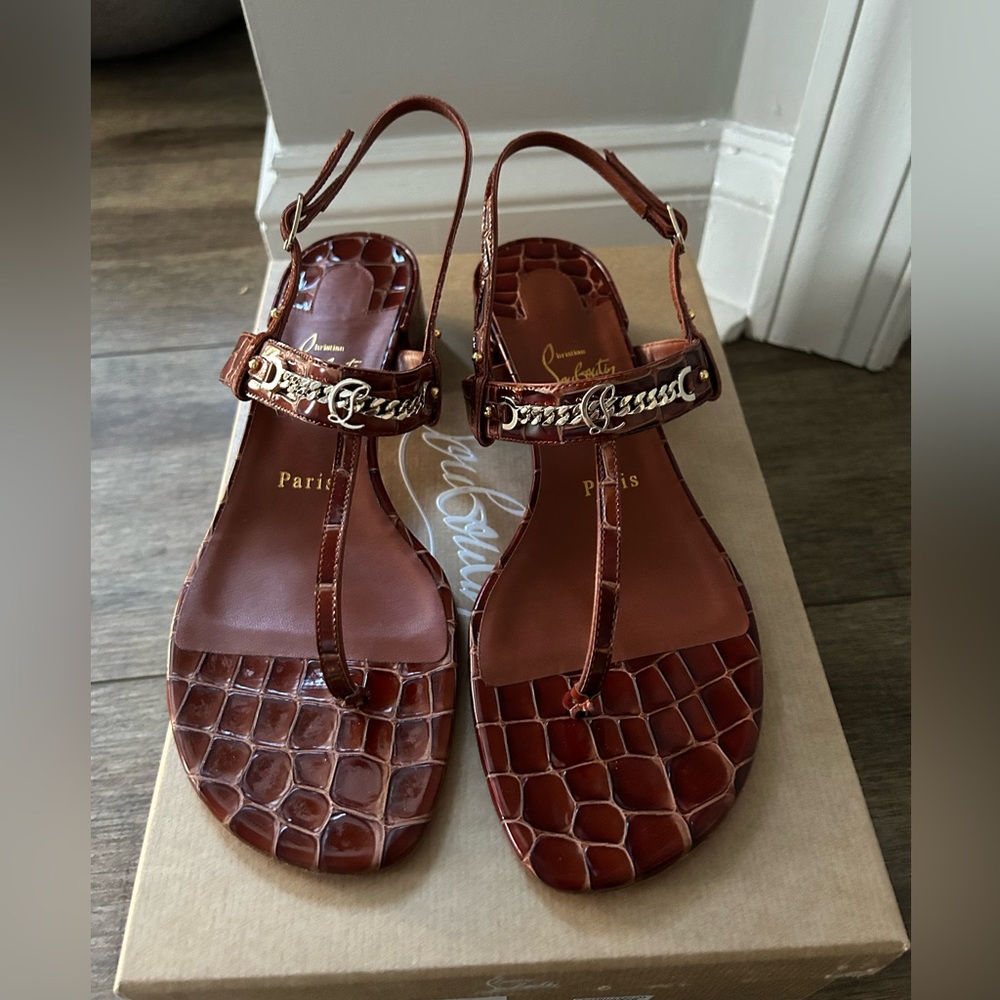 NIB Christian Louboutin MJ Thong 25 Alligator-Embossed Leather Sandal Brown 39.5
